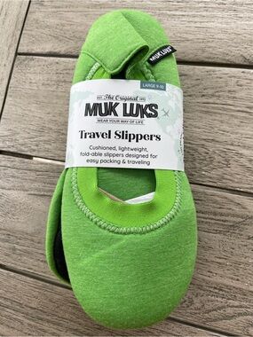 Muk Luks Original Green Travel Slippers  Womens Size Large 9-10 NWT